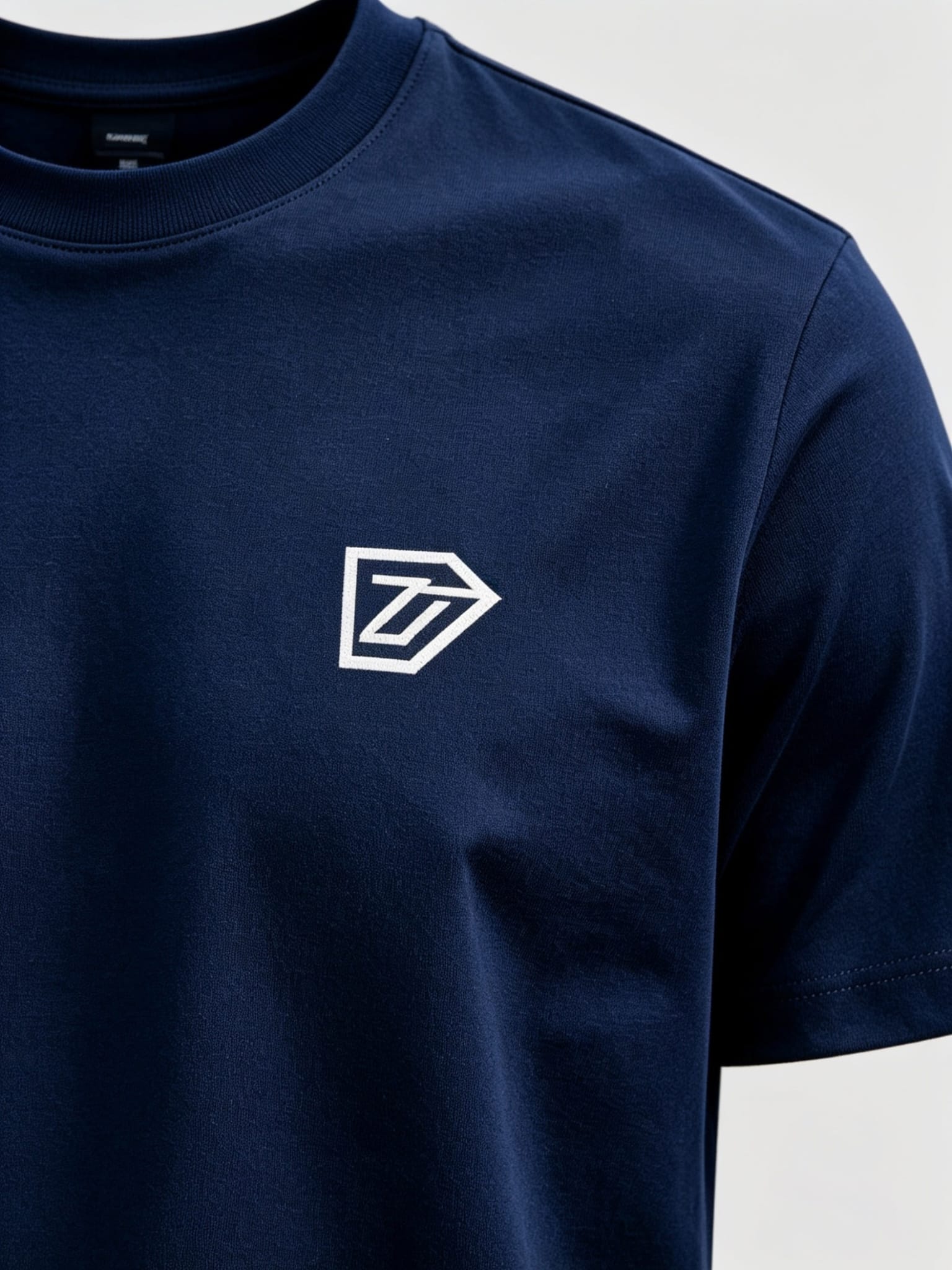 PREMIUM NAVY BLUE COTTON T-SHIRT WITH MINIMAL LOGO